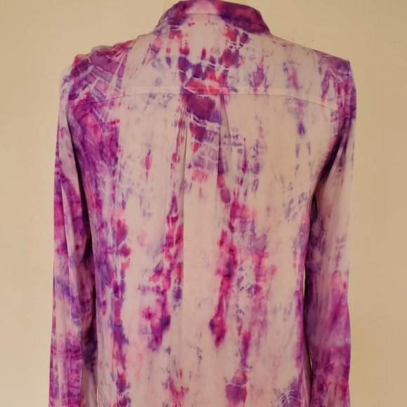 ******* SOLD ********   Vince Silk Blouse - Picture 4 of 7